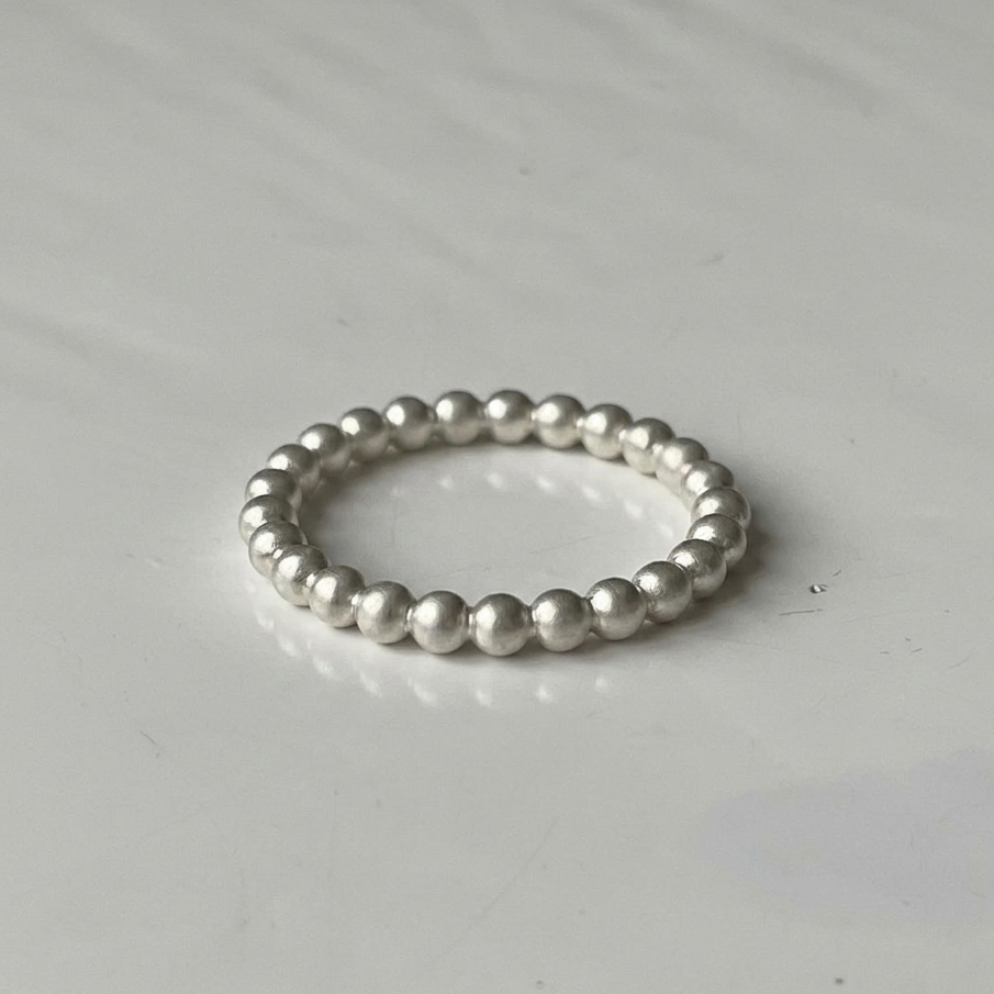 Dots ring