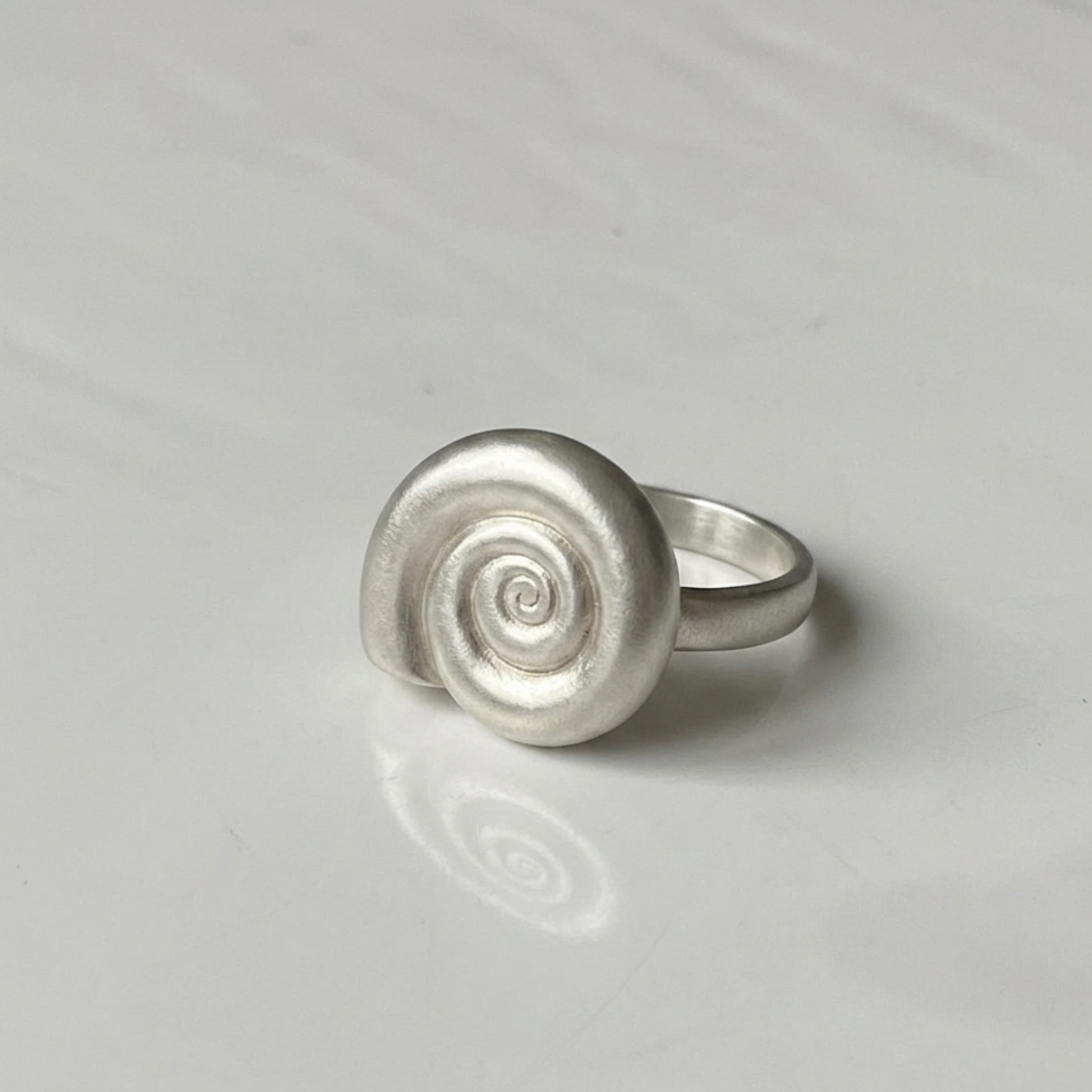 Nautilus ring