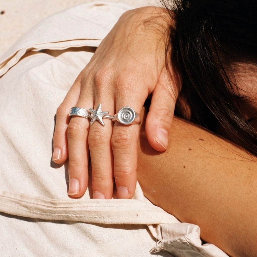Logo ring